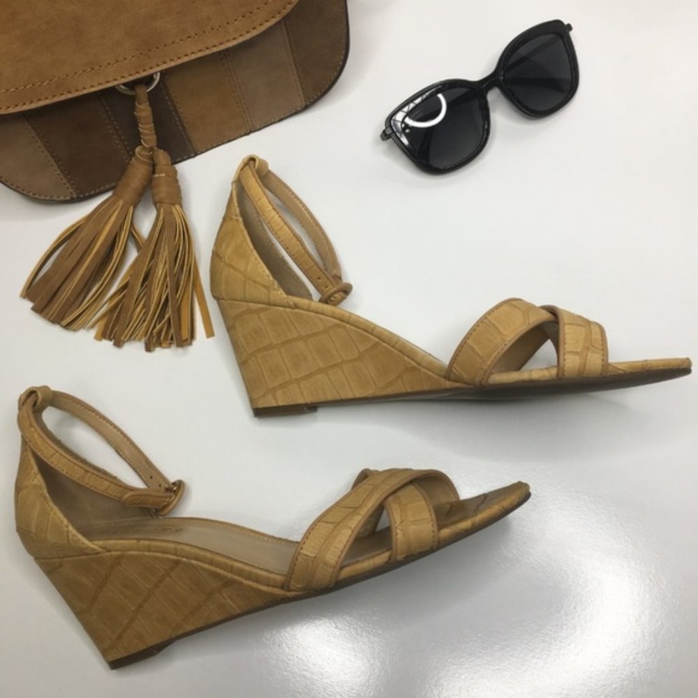 Talbots Tan Sandals Wedges Ankle Straps Classic Size 9